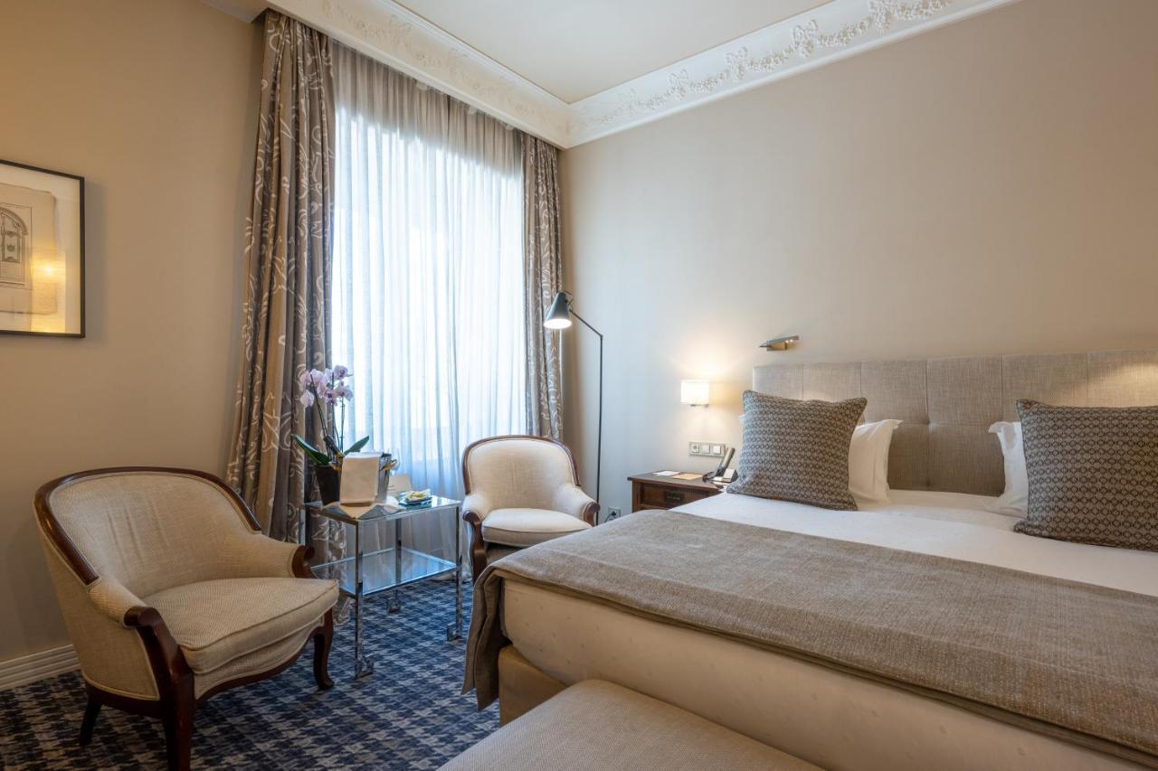 Hotel Rector Salamanca Eksteriør billede A room at the hotel