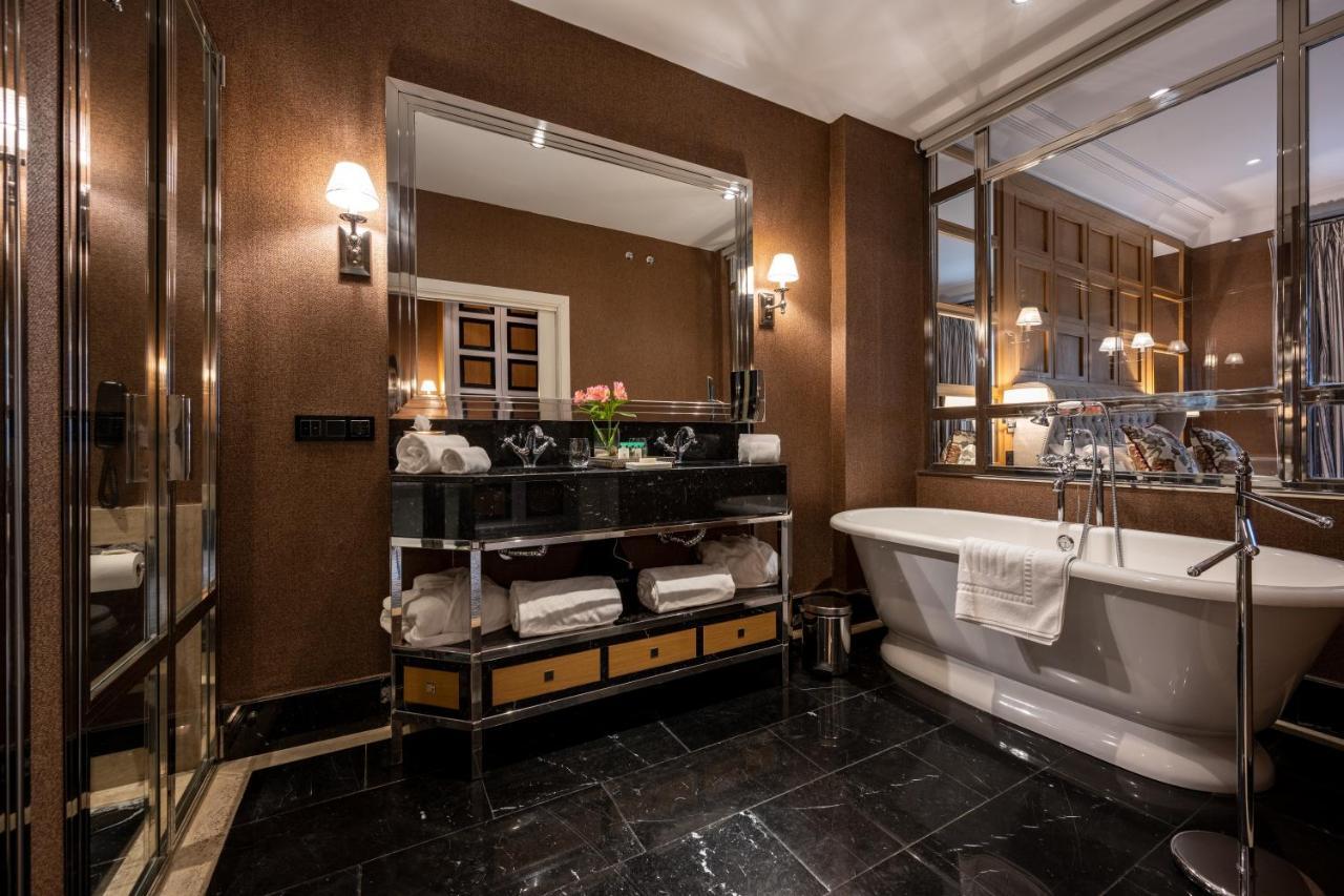 Hotel Rector Salamanca Eksteriør billede Bathroom